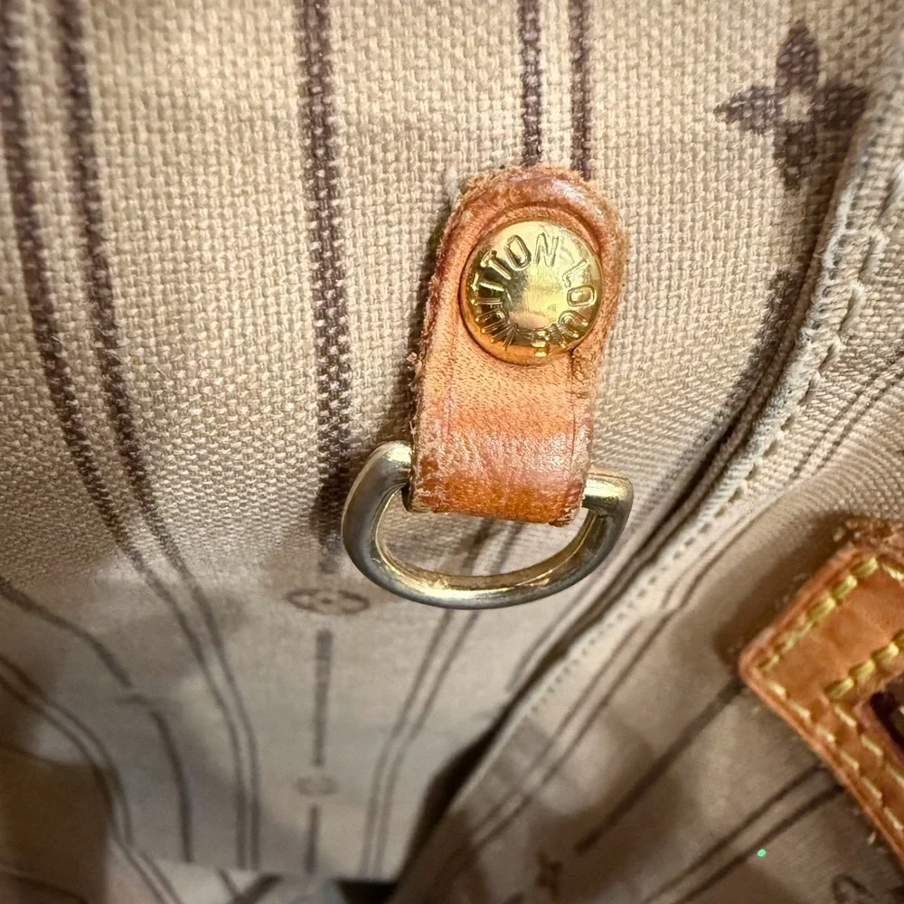 Louis Vuitton Monogram Neverfull MM Tote Bag Brown